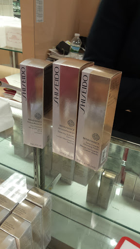 Shopping Mall «Boulevard Mall», reviews and photos, 730 Alberta Dr, Buffalo, NY 14226, USA