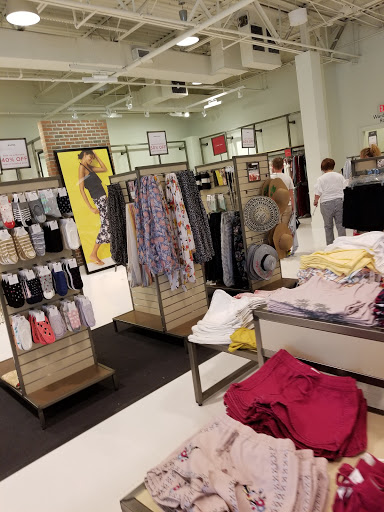 Outlet Mall «Tanger Outlet Hilton Head», reviews and photos, 1414 Fording Island Rd, Bluffton, SC 29910, USA