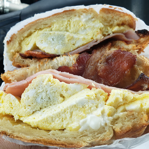 Donut Shop «Donut Hut», reviews and photos, 2025 W Magnolia Blvd, Burbank, CA 91506, USA