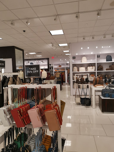 Fashion Accessories Store «Michael Kors», reviews and photos, 1 Outlet Blvd #400, Wrentham, MA 02093, USA