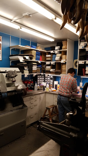 Shoe Store «Chiappetta Shoe Store», reviews and photos, 6821 39th Ave, Kenosha, WI 53142, USA