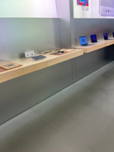 Computer Store «Apple Briarwood», reviews and photos, 100 Briarwood Cir, Ann Arbor, MI 48108, USA