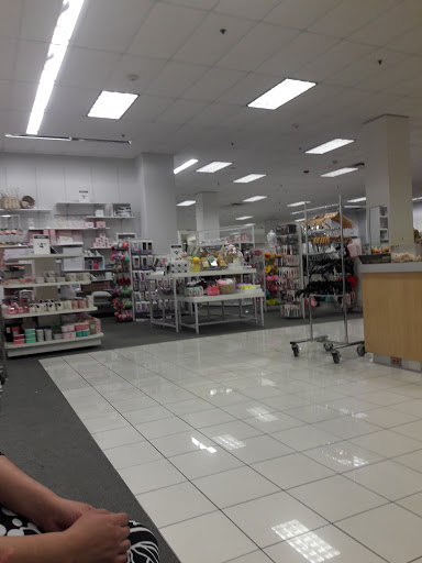 Clothing Store «Forever 21», reviews and photos, 200 Inland Center Dr, San Bernardino, CA 92408, USA