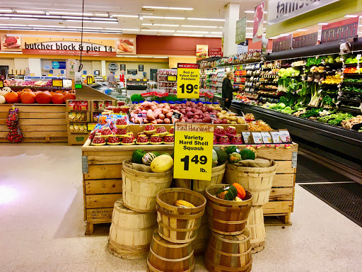 Grocery Store «Jewel-Osco», reviews and photos, 150 W Main St, Barrington, IL 60010, USA