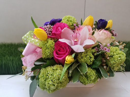 Florist «Event Connoisseur Flowers & Gifts», reviews and photos, 39 New London Turnpike #116, Glastonbury, CT 06033, USA