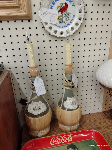 Flea Market «Emporium 1101 - Anderson», reviews and photos, 2200 S Scatterfield Rd, Anderson, IN 46012, USA