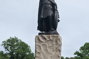 King Alfred the Great - Statue image