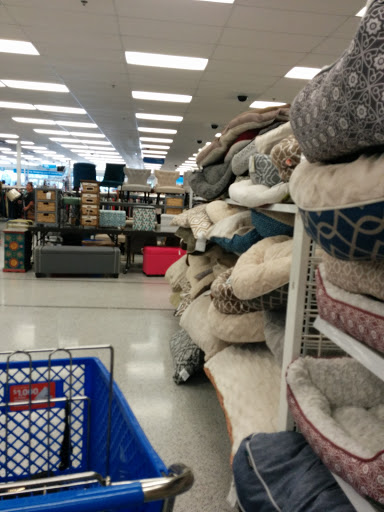 Clothing Store «Ross Dress for Less», reviews and photos, 2000 El Cerrito Plaza, El Cerrito, CA 94530, USA