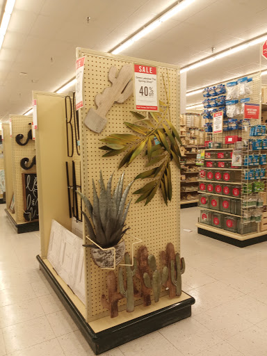 Craft Store «Hobby Lobby», reviews and photos, 840 E Rollins Rd, Round Lake Beach, IL 60073, USA
