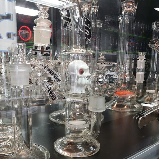 Tobacco Shop «THE GREENMILE VAPE & SMOKE SHOP», reviews and photos, 2014 W Bullard Ave, Fresno, CA 93711, USA