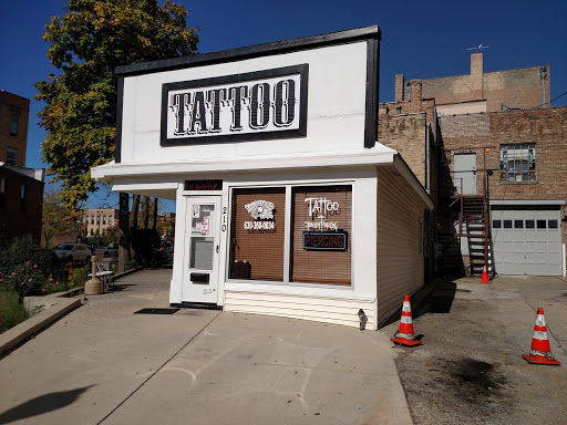 Bighead Tattoo, 210 Dupage St, Elgin, IL 60120, USA, 