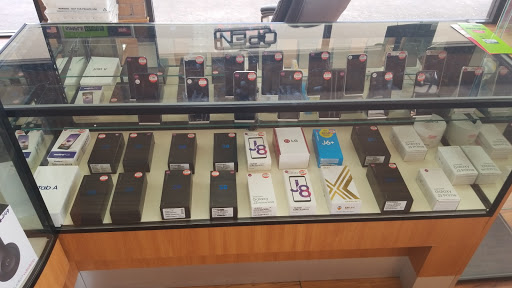 Electronics Repair Shop «Phone Store Denver», reviews and photos, 3095 S Peoria St, Aurora, CO 80014, USA