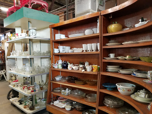 BAW Resale and Interiors, LLC Beaumont Antique Warehouse