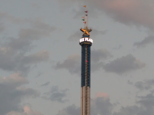 Shopping Mall «Looney Tunes Mall - Six Flags Over Texas», reviews and photos, 2201 E Road to Six Flags St, Arlington, TX 76011, USA