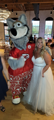 Restaurant «Blue Pot Catering», reviews and photos, 8133 Wornall Rd, Kansas City, MO 64114, USA