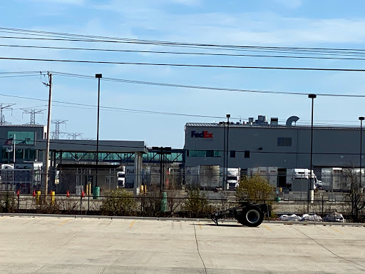 Mailing Service «FedEx Ground», reviews and photos, 6833 W 75th St, Chicago, IL 60638, USA