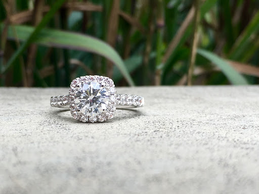 Jewelry Store «Diamond Leaf Jewelers», reviews and photos, 920 E 2nd Ave #117, Coralville, IA 52241, USA