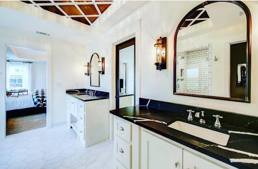 Cabinet Maker «CUSTOM CABINETS BY LAWRENCE CONSTRUCTION INC», reviews and photos, 1427 Merriam Ln, Kansas City, KS 66103, USA