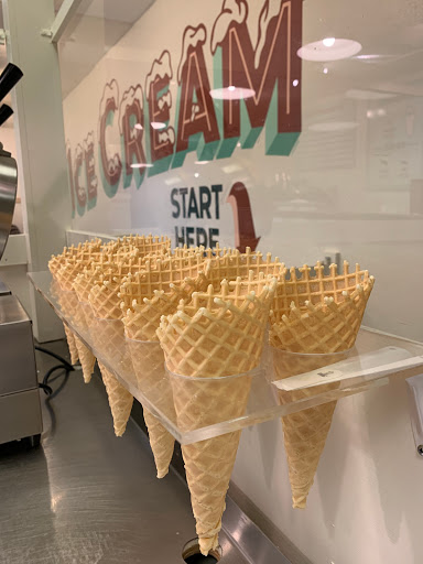 Ice Cream Shop «Zingers Homemade Ice Cream», reviews and photos, 210 Broadway St, Seaside, OR 97138, USA