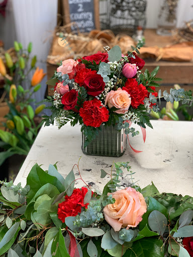Florist «Country Cousins Flower shop», reviews and photos, 841 E Whittier Blvd, La Habra, CA 90631, USA