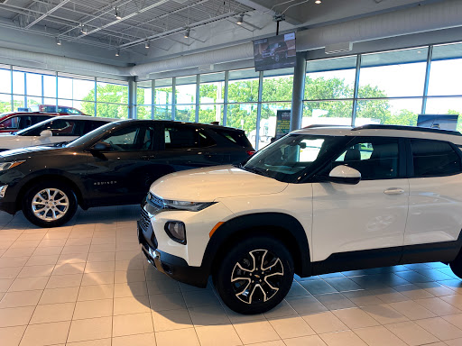 Chevrolet Dealer «Castle Chevy North», reviews and photos, 175 N Arlington Heights Rd, Elk Grove Village, IL 60007, USA