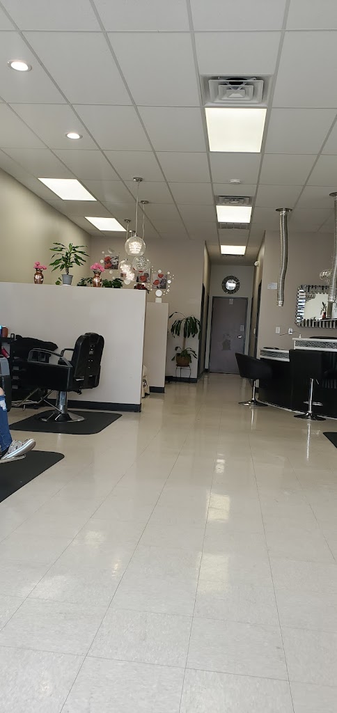 M & C Beauty Salon 46222