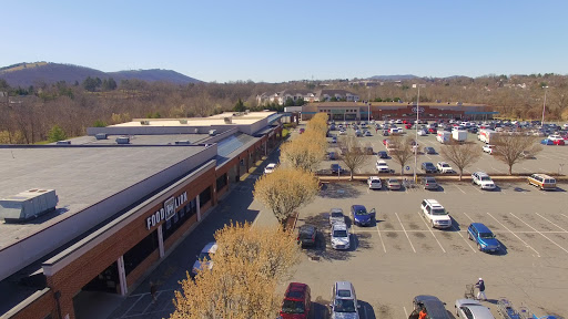 Shopping Mall «Pantops Shopping Center», reviews and photos, 250 Free Bridge Ln, Charlottesville, VA 22911, USA