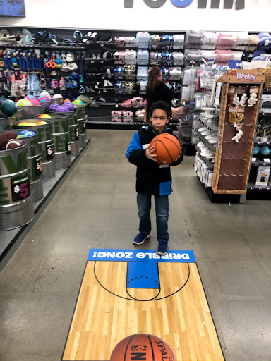 Variety Store «Five Below», reviews and photos, 905 Norland Ave, Chambersburg, PA 17201, USA