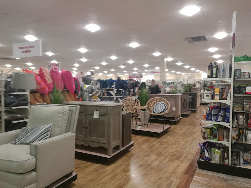 Department Store «Marshalls & HomeGoods», reviews and photos, 731 Centerview Blvd, Kissimmee, FL 34741, USA