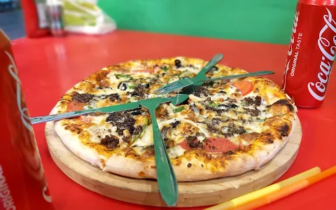 البيتزا الايطالية image