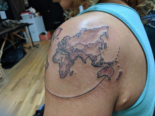 Tattoo Shop «Chicago True Blue Tattoo», reviews and photos, 2523 W North Ave, Chicago, IL 60647, USA