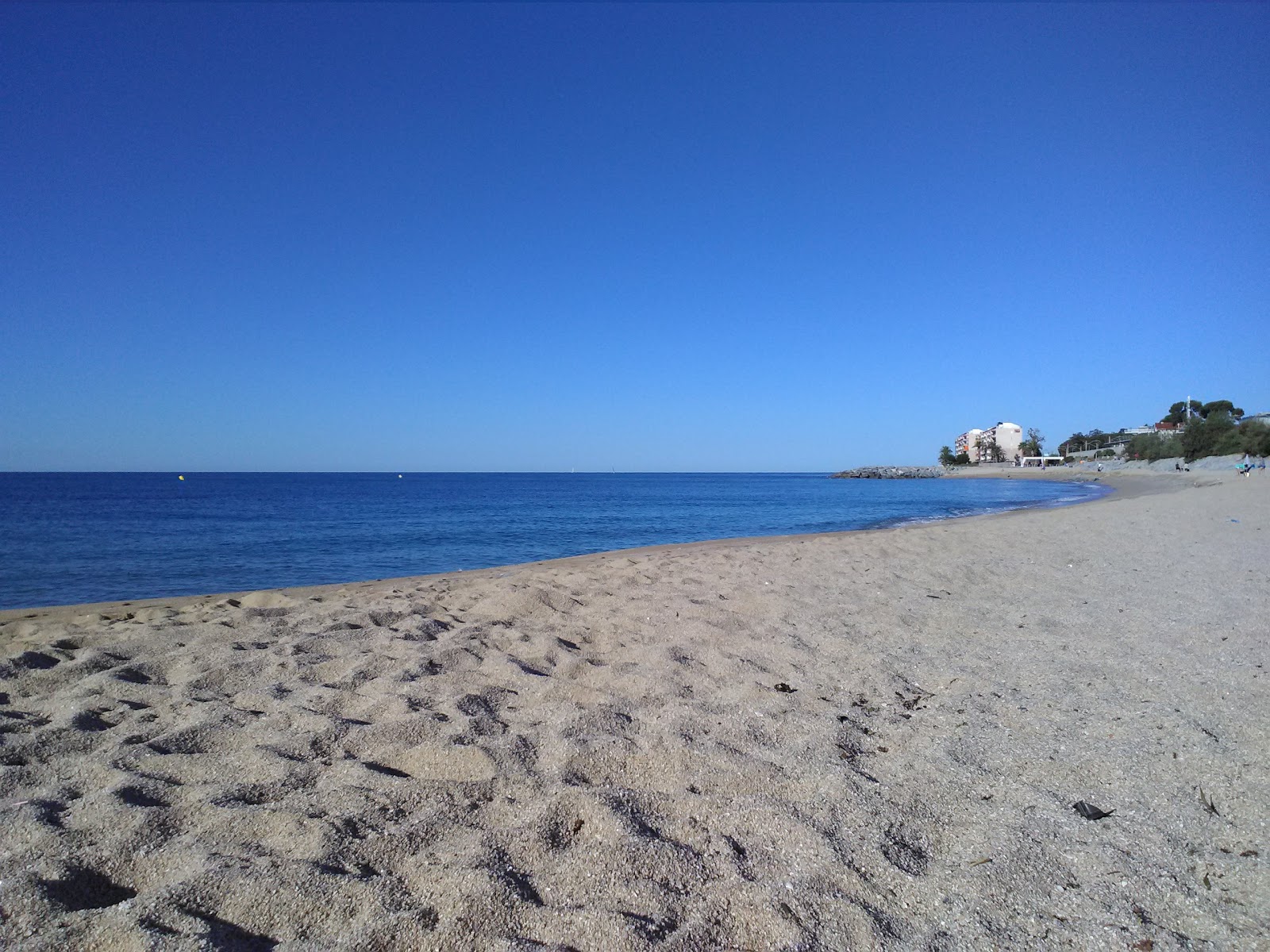 Fotografie cu Platja de les Barques cu golful spațios