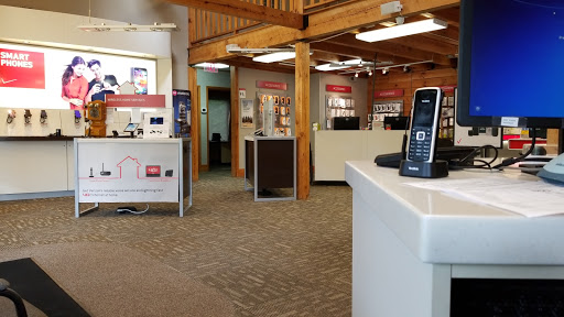 Cell Phone Store «Verizon Authorized Retailer - A Wireless», reviews and photos, 1082 Claypool Hill Mall Rd, Cedar Bluff, VA 24609, USA