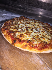 Pizza du Pizzeria PIZZA HOT à Champagne-sur-Seine - n°19
