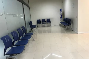 Centro Médico Maestranza Barajas image