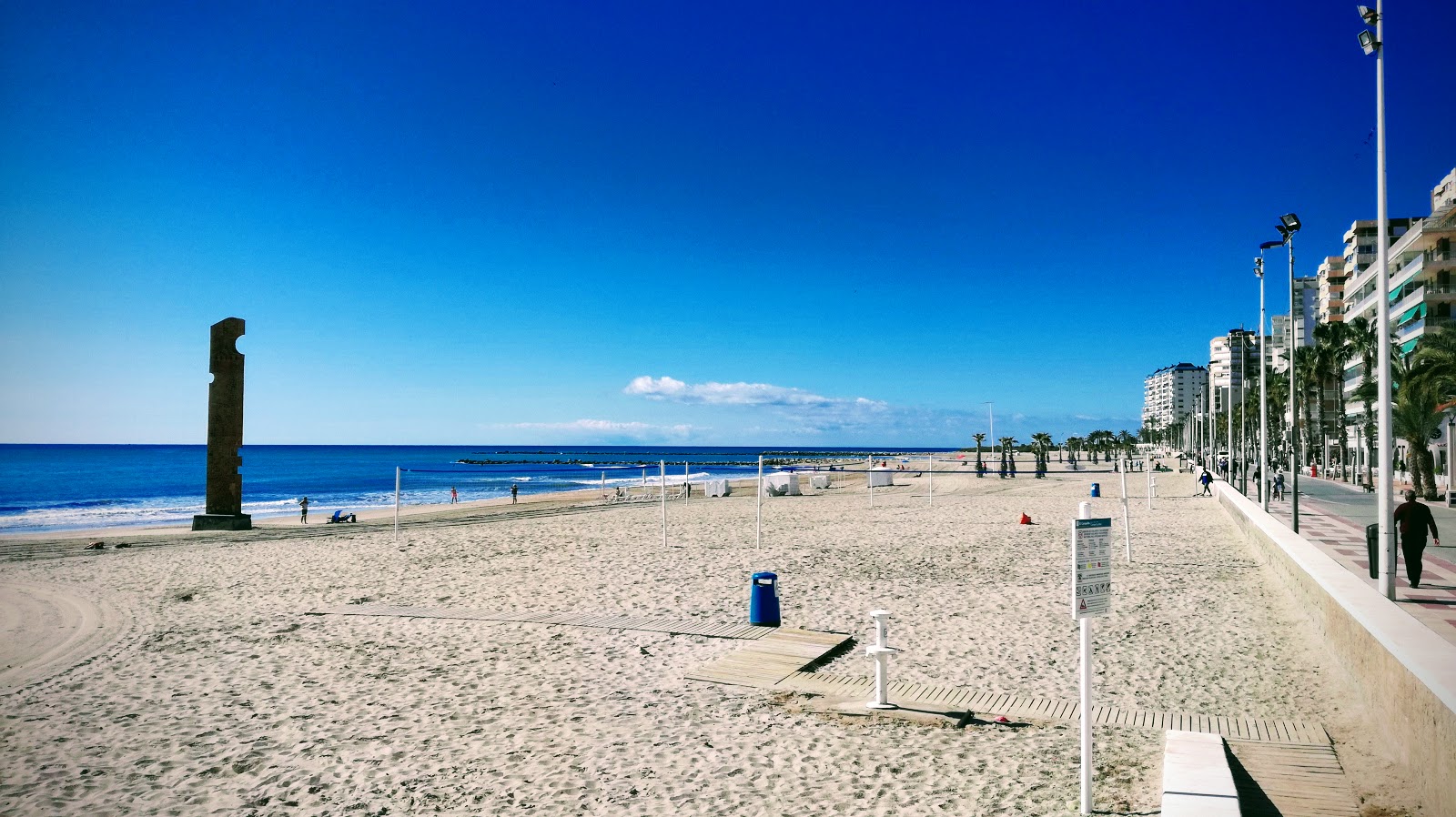 Foto di Playa del Campello - luogo popolare tra gli intenditori del relax