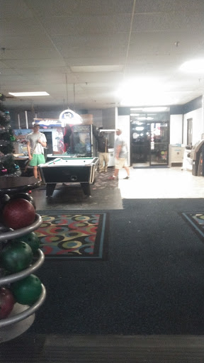 Bowling Alley «Fort Walton Beach Bowl», reviews and photos, 745 Beal Pkwy NW, Fort Walton Beach, FL 32547, USA
