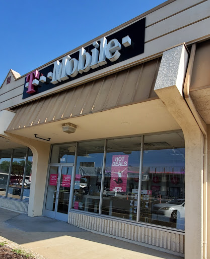 Cell Phone Store «T-Mobile», reviews and photos, 1118 N Fielder Rd, Arlington, TX 76012, USA