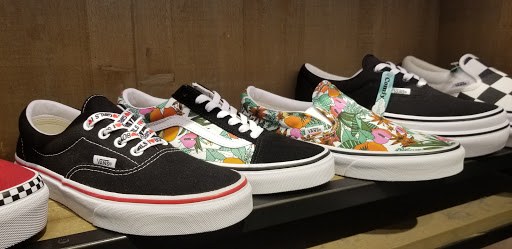 Shoe Store «Vans», reviews and photos, 4200 Conroy Rd, Orlando, FL 32839, USA