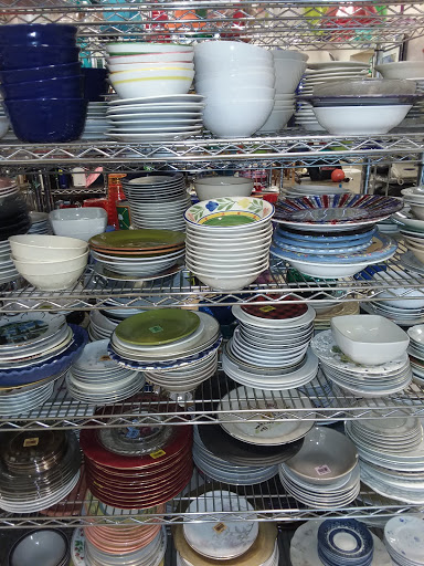 Thrift Store «Goodwill Store & Donation Center», reviews and photos, 1521 Lee St, Des Plaines, IL 60018, USA