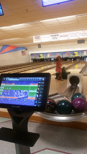 Restaurant «Oakwood Lanes & Sports Scene Restaurant», reviews and photos, 234 NJ-31, Washington, NJ 07882, USA