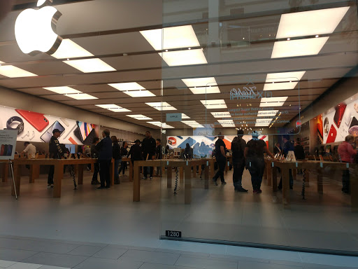 Computer Store «Apple Arden Fair», reviews and photos, 1689 Arden Way, Sacramento, CA 95815, USA