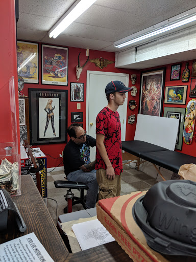 Tattoo Shop «Eye For An Eye Tattoo Parlor», reviews and photos, 1405 N Frazier St, Conroe, TX 77301, USA