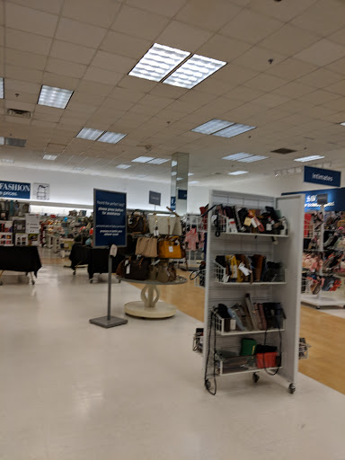 Department Store «Marshalls», reviews and photos, 425 Ernest W Barrett Pkwy NW, Kennesaw, GA 30144, USA