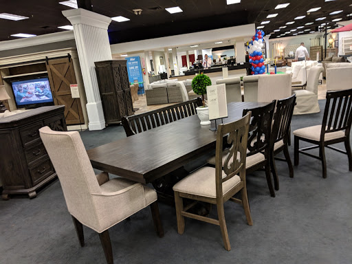 Furniture Store «Mor Furniture for Less», reviews and photos, 5156 N Blackstone Ave, Fresno, CA 93710, USA