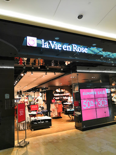 la Vie en Rose Square One Shopping Centre