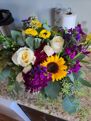 Florist «Vonda’s Flowers and Gifts», reviews and photos, 811 5th Ave, Grinnell, IA 50112, USA