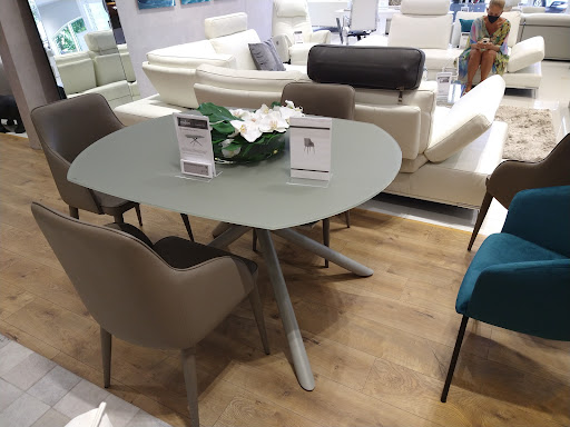 Furniture Store «Modern Furniture Store Fort Lauderdale Modani», reviews and photos, 3661 N Federal Hwy, Fort Lauderdale, FL 33308, USA