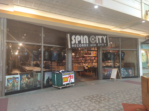 Shopping Mall «The Lakes Mall», reviews and photos, 5600 Harvey St, Muskegon, MI 49444, USA