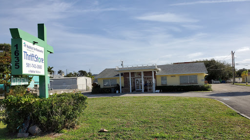 Thrift Store «Habitat For Humanity Thrift Store», reviews and photos, 1635 N Old Dixie Hwy, Jupiter, FL 33469, USA